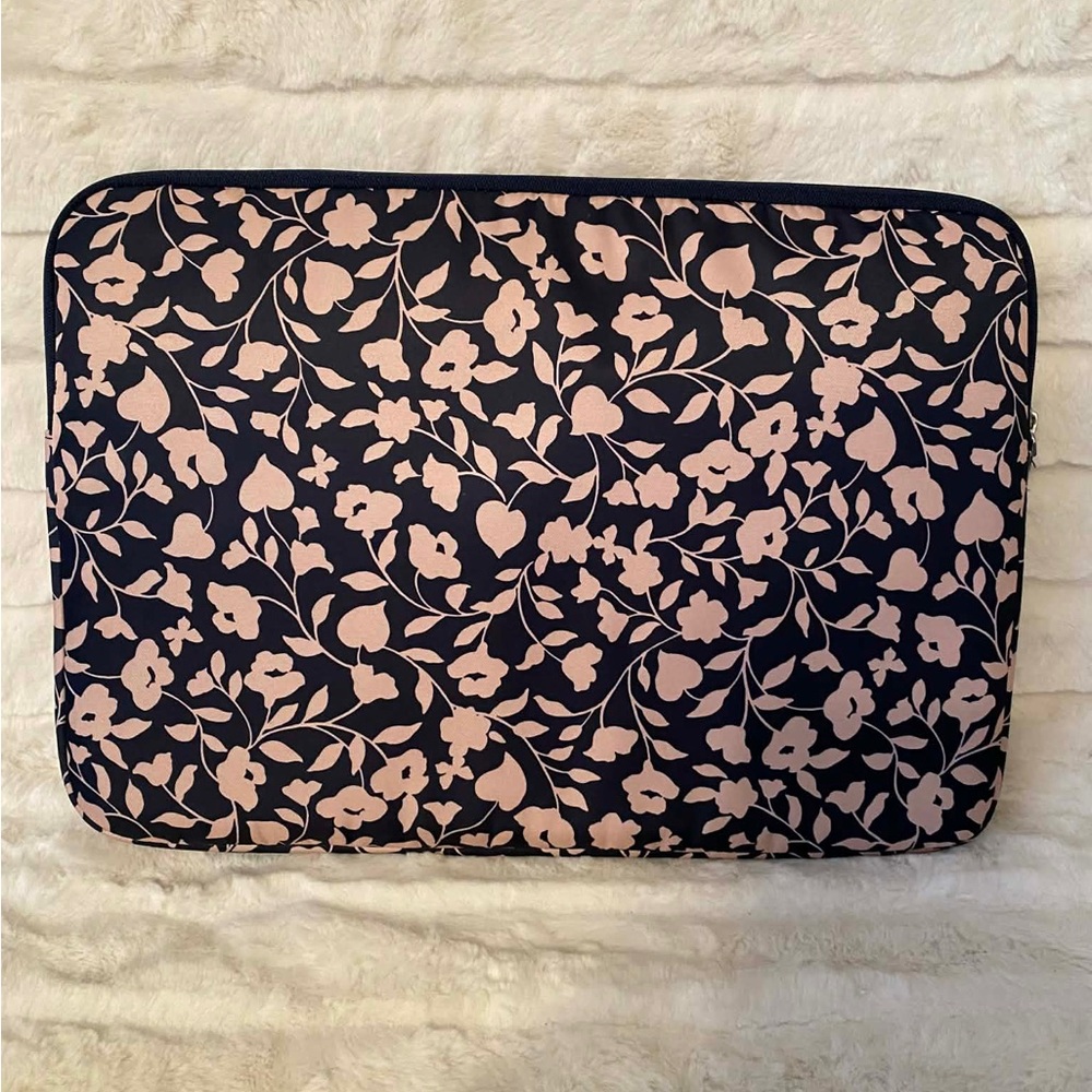 ‼️Flash SALE‼️Like New Kate Spade Laptop Case - Picture 2 of 5